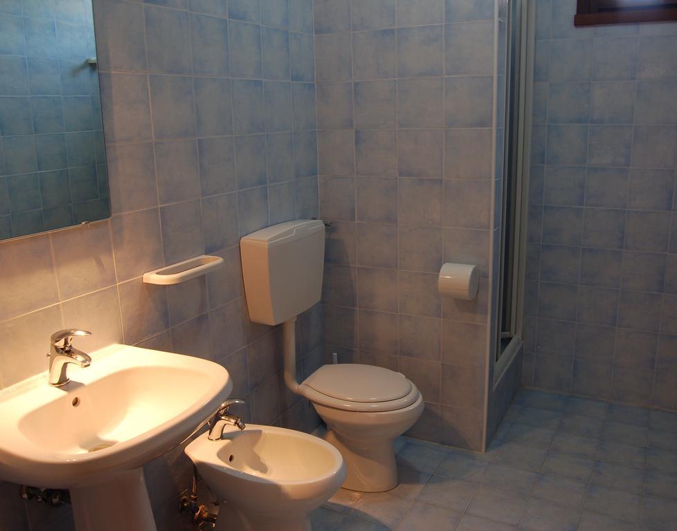 Borgo Valmarina Aparthotel Follonica Rum bild