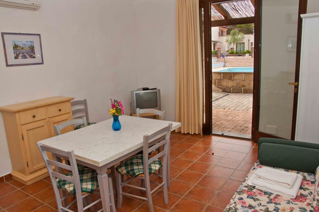 Borgo Valmarina Aparthotel Follonica Rum bild