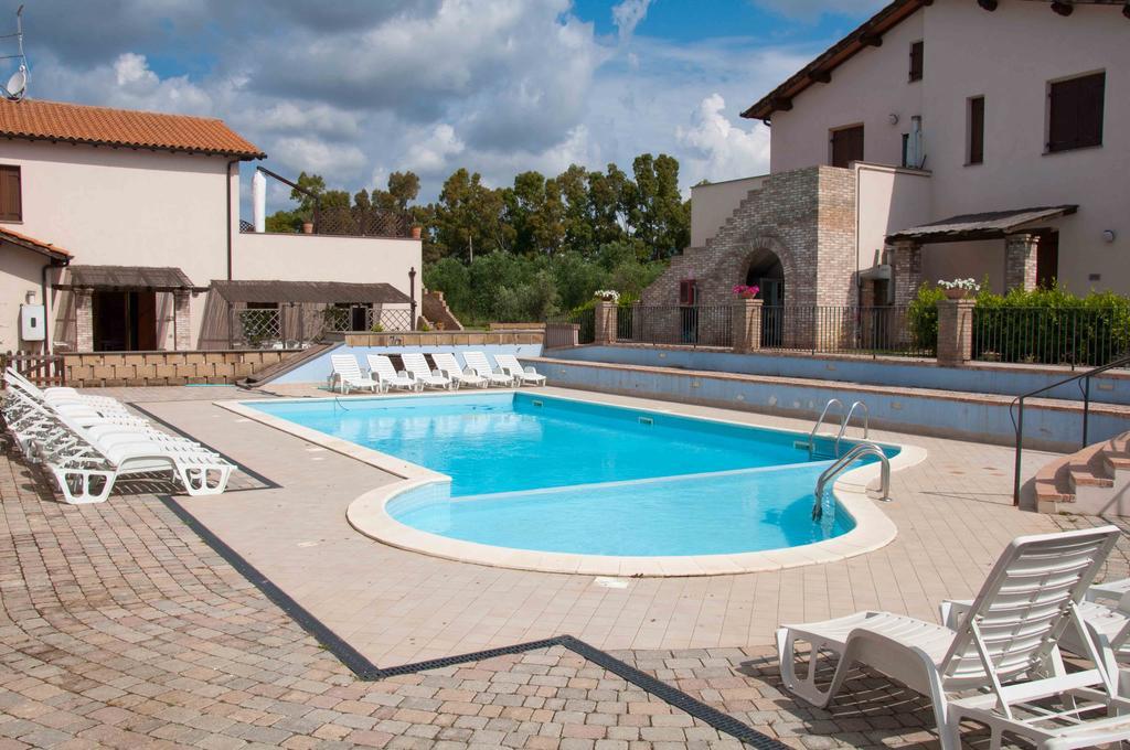 Borgo Valmarina Aparthotel Follonica Exteriör bild