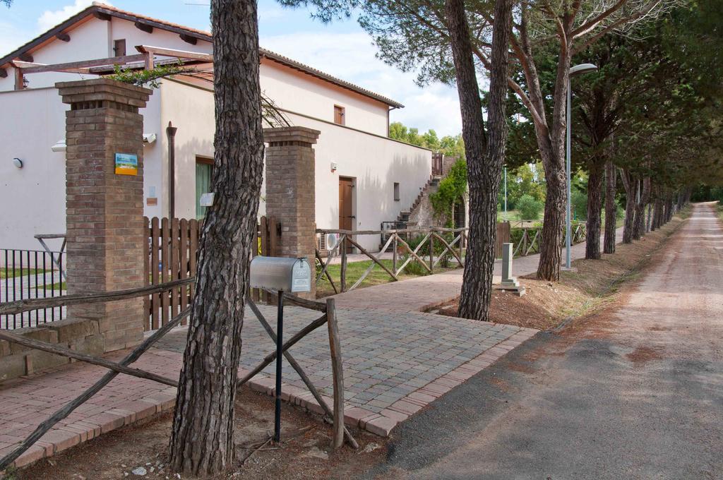 Borgo Valmarina Aparthotel Follonica Exteriör bild