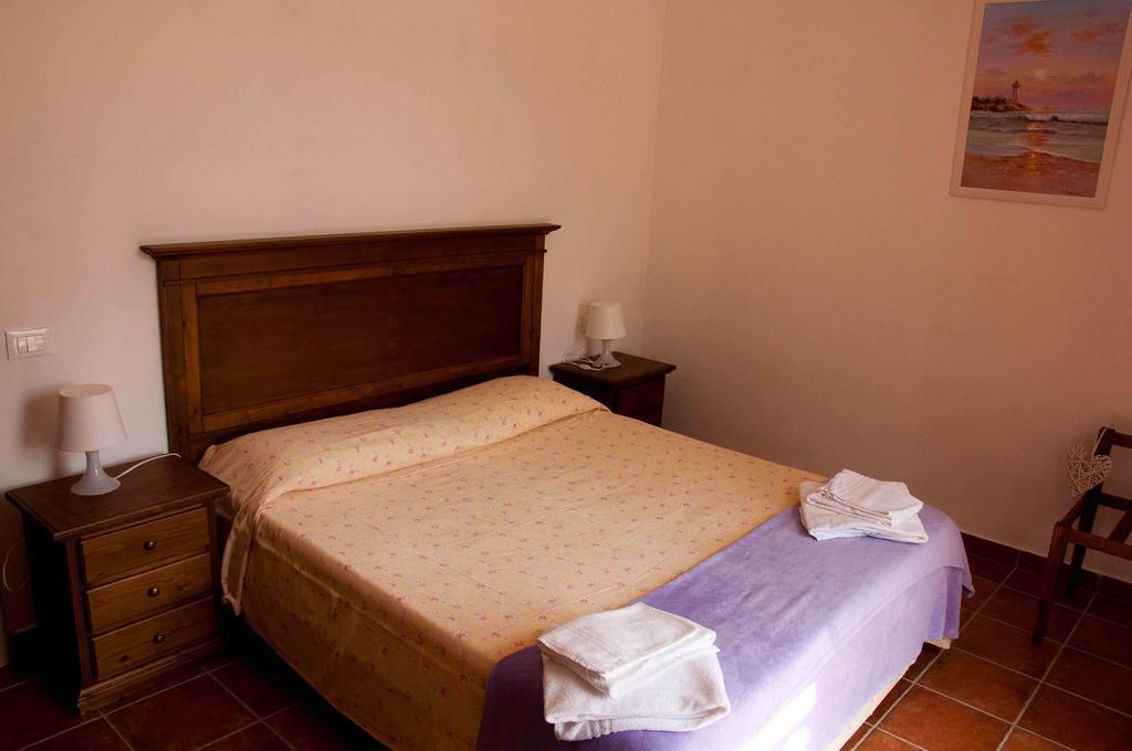 Borgo Valmarina Aparthotel Follonica Rum bild