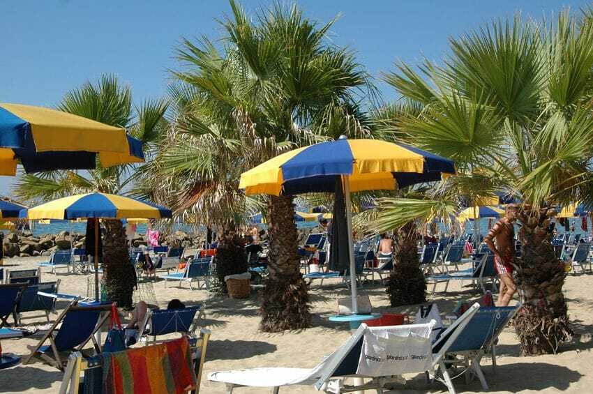 Borgo Valmarina Aparthotel Follonica Exteriör bild